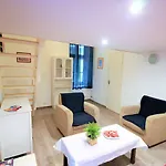 Easy Flat Opera 아파트