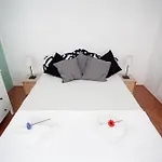 Easy Flat Opera 아파트