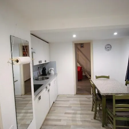 Easy Flat Opera Apartmán