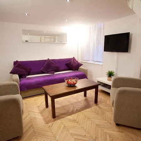 Easy Flat Opera Apartmán *