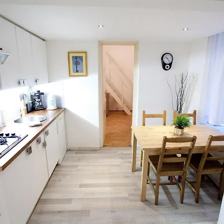 Easy Flat Opera Apartmán *