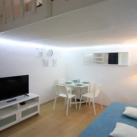 Easy Flat Opera 아파트