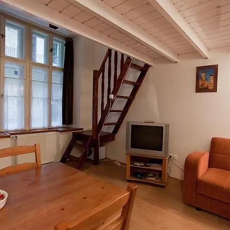 Easy Flat Opera 아파트 *